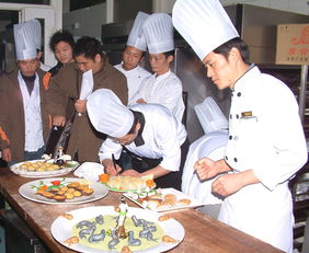 杭州大廈工會舉辦餐飲服務技能練兵比武，以賽促學提升服務品質